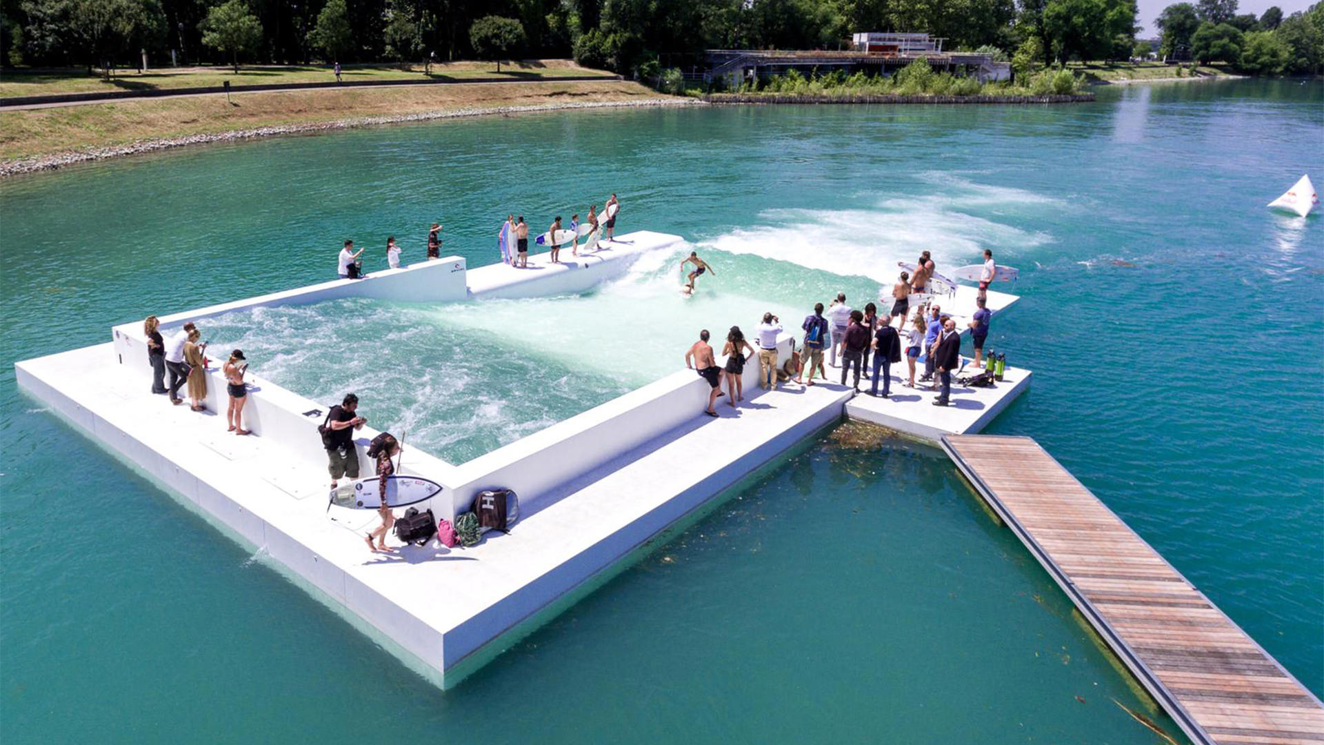 Diese Sonderkonstruktion - den Surfpool- durften wir für surfbegeisterte bauen
